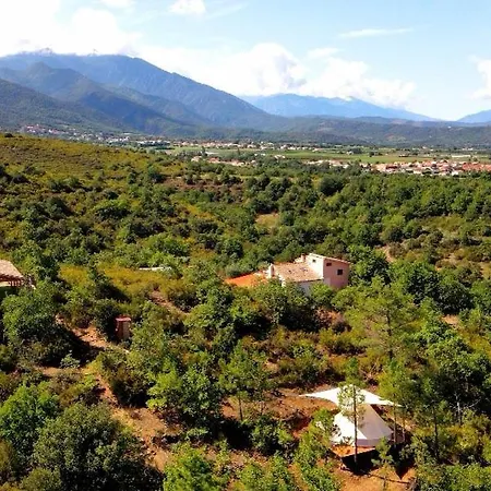Grande Tente Tipi Avec Magnifique Vue Rigarda